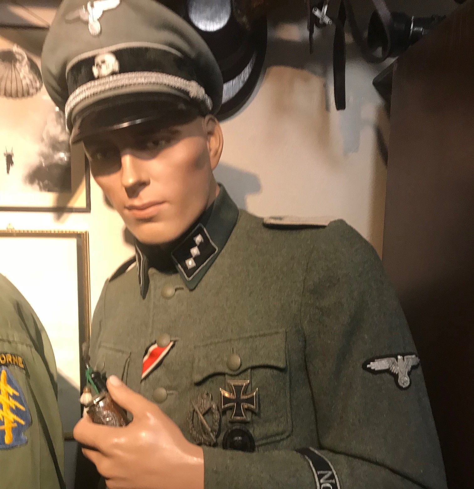 Suomalainen Waffen-SS-vapaaehtoispataljoona -näyttely syyskuun loppuun PÄÄTTYNYT